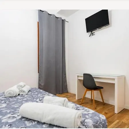 Colombo House Tatil Evi Quartu SantʼElena