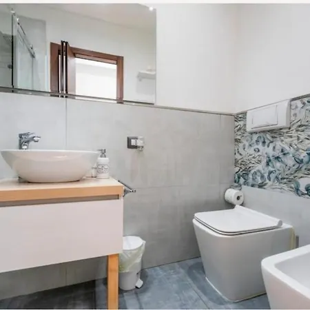 Colombo House Tatil Evi Quartu SantʼElena